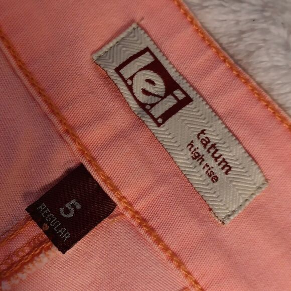 Lei Tatum High Rise Women's Stretch Demim Shorts - Picture 4 of 6